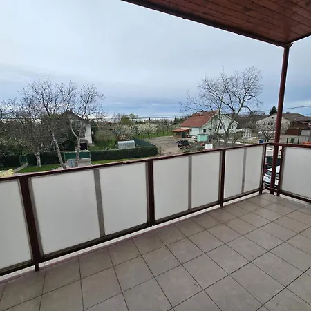 Mantra Wellness شقة *